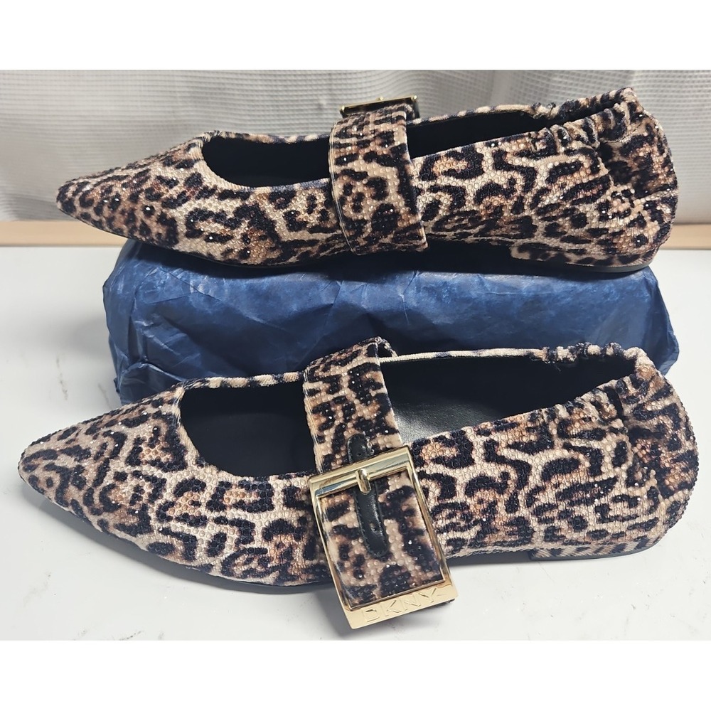 DKNY Women's Cormic Ballet Flat faux leather Buckle animal print embellished US6